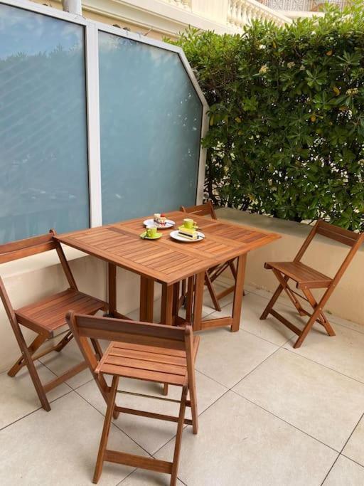 Superbe Studio Avec Terrasse En Front De Mer Ментона Экстерьер фото