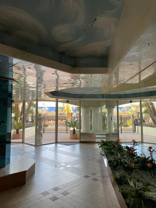 Superbe Studio Avec Terrasse En Front De Mer Ментона Экстерьер фото