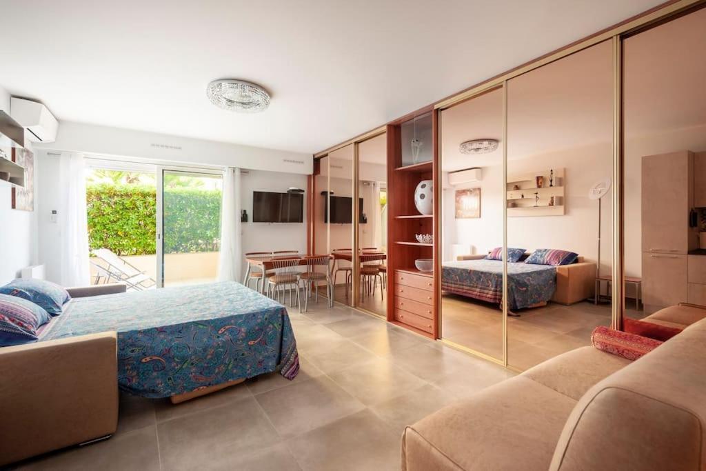 Superbe Studio Avec Terrasse En Front De Mer Ментона Экстерьер фото