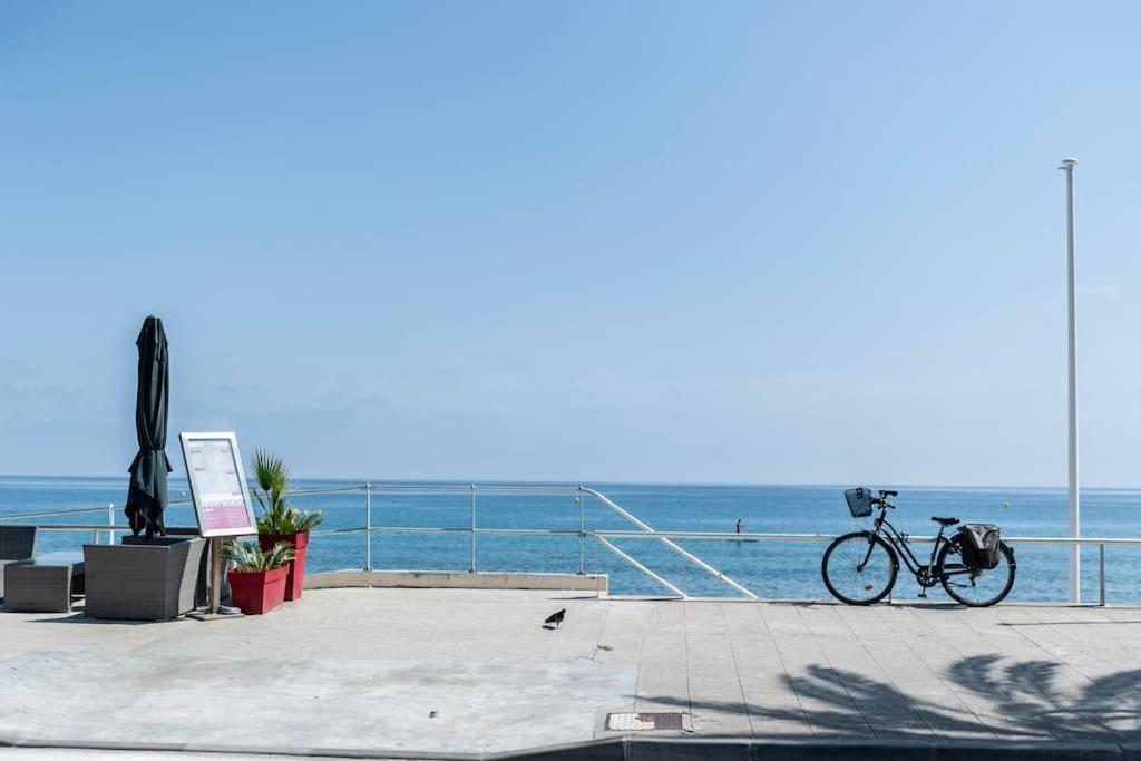 Superbe Studio Avec Terrasse En Front De Mer Ментона Экстерьер фото