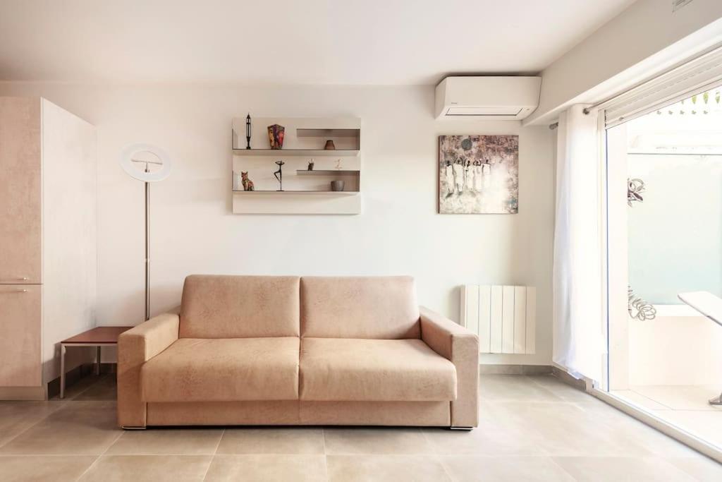 Superbe Studio Avec Terrasse En Front De Mer Ментона Экстерьер фото